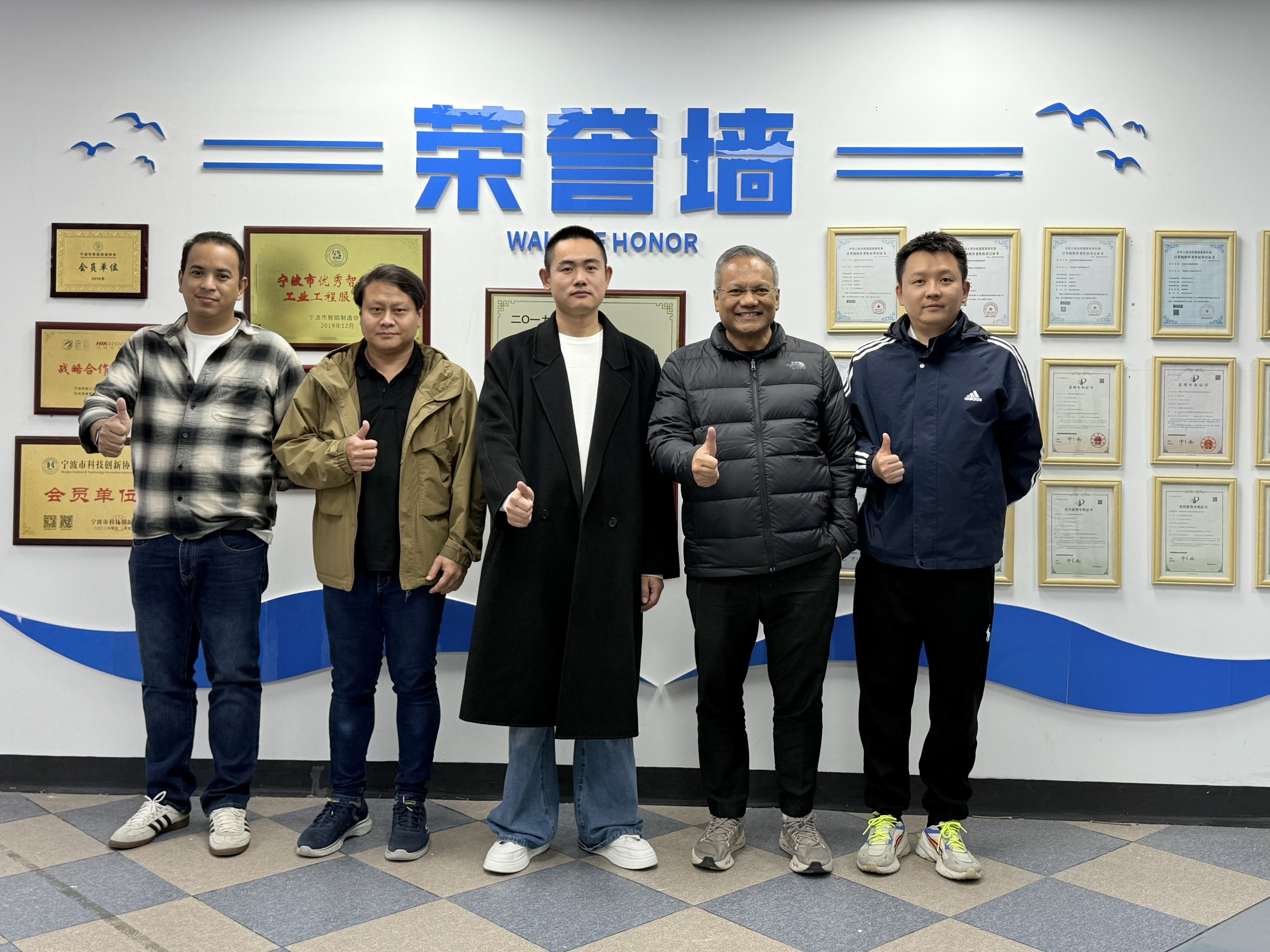 1763108496104650.jpg 4.jpg